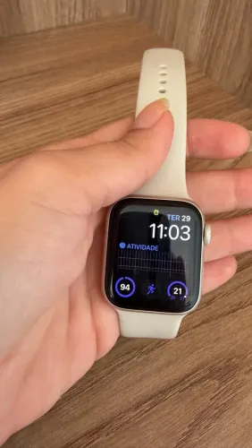 Apple Watch SE 2ª geração GPS 40 mm com carregador