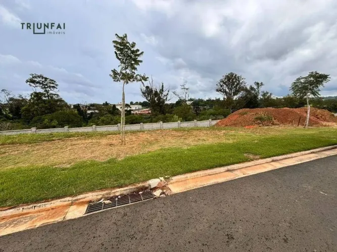 Terreno à venda, 300 m² por R$ 385.000 - Condomínio Terras Alpha Nova Esplanada - Votorant