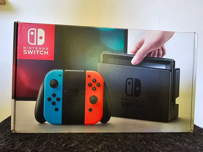 Nintendo Switch V1 ( desbloqueável ) usado + case bônus