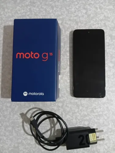 Celular Moto G15 256 GB Completo Canto da Tela Trincado