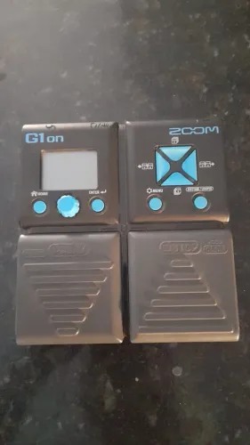 Vendo ou troco pedaleira de guitarra Zoom g1x on