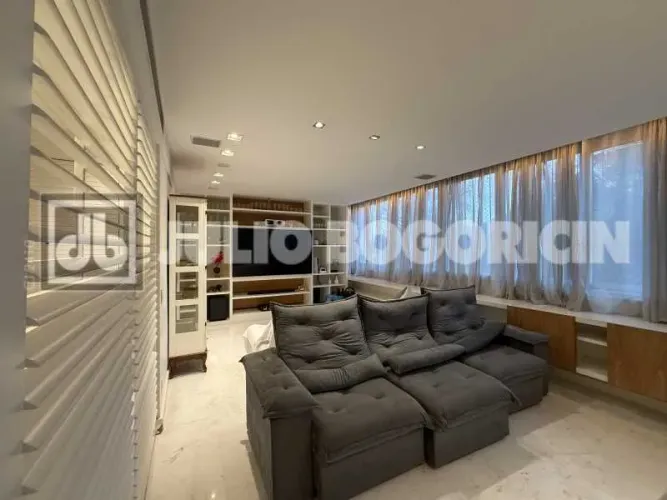 Apartamento : / Residencial / Lagoa
