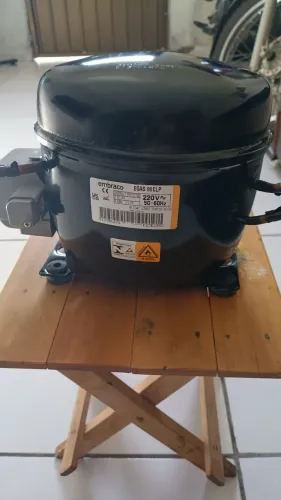 Vendo motor de para geladeira 1/4 gás R600 com garantia e nota fiscal