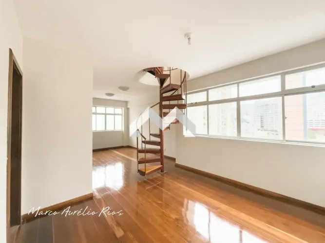 Imóvel para venda possui 260 metros quadrados com 4 quartos
