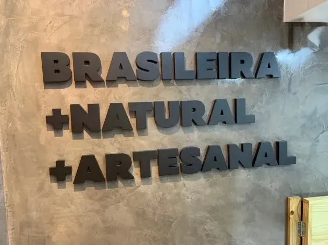 CONJUNTO DE LETRA EM PVC DECORATIVA PARA LANCHONETE MARIA AÇAÍ 
