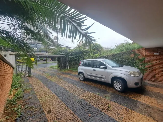 Casa com vocação comercial para venda ou locação no bairro Alto em Piracicaba/SP