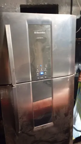 Vende-se geladeira Eletrolux funcionando perfeitamente