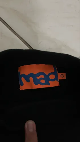 Camiseta MAD ENLATADOS - BORDADO