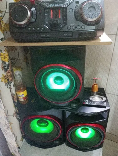 Vendo um som LG semi novo