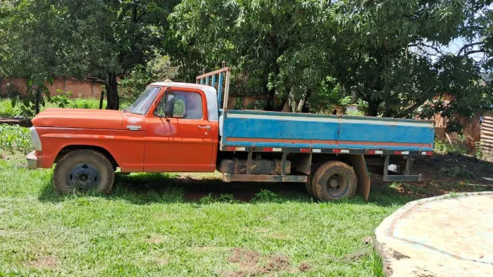 F4000 , carroceria de chapa