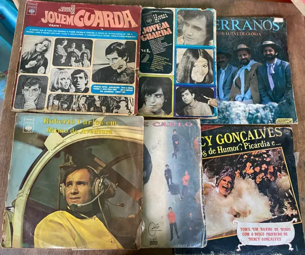 Lote de 6 Vinis (Jovem Guarda, Roberto Carlos, Dercy Gonçalves e Gaúcho)