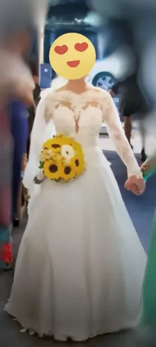 Vendo Vestido de Noiva com véu e anagua