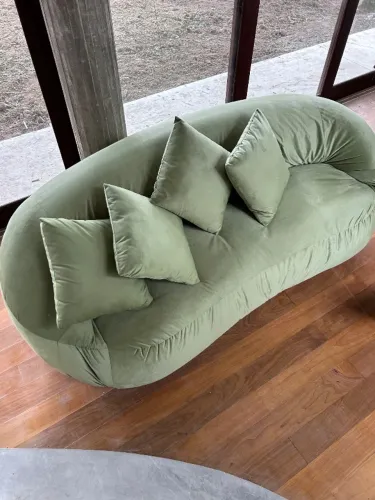Sofá veludo novo