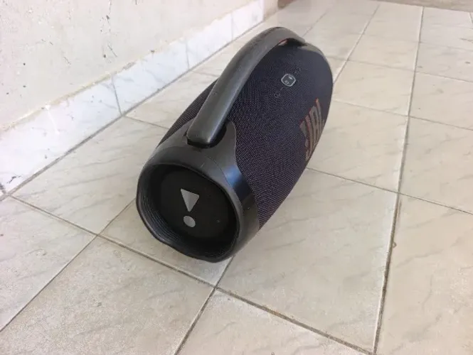 Jbl bombox 3 usada