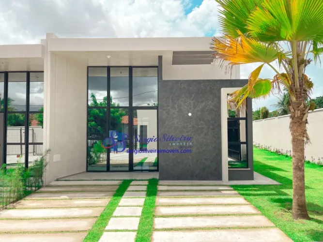 Casa plana com 3 suítes em condomínio no Eusébio.