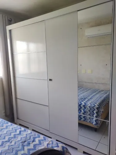 Guarda roupa c/ espelho