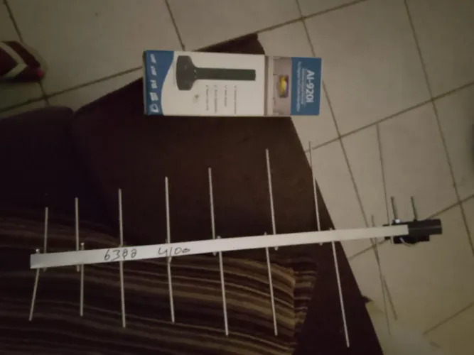 Vendo duas antenas uma digital e uma normal