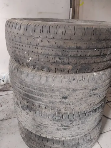 VENDE-SE PNEU PICK UP ARO17"