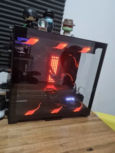 Gabinete Gamer Lian Li O11 Dynamic Mini Redragon Edition