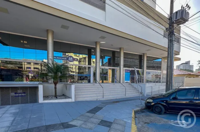 Sala comercial ideal para expandir seu negócio em Florianópolis