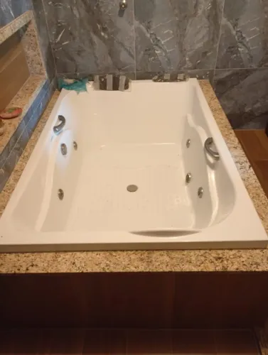 Vendo Banheira Dupla Completa Com Hidro Acrílico. Nunca foi usada.