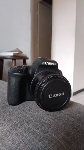 Câmera Cânon SL2 Video e Foto + Lente 50mm 1.8