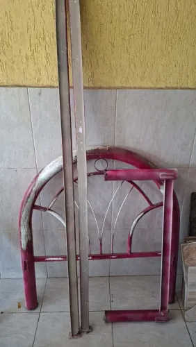 Cama tubular solteiro