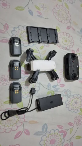 DJI Spark + 3 Baterias + Mala + Acessórios em excelente estado 