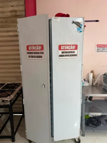Armário para panificação + 30 bandejas inox 4500,00