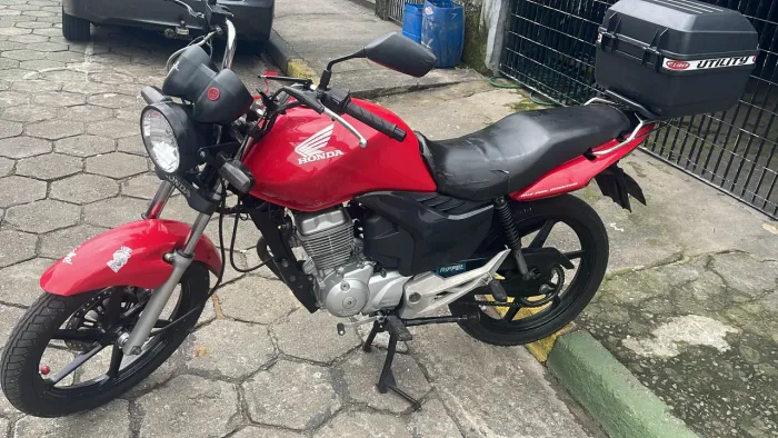 Vendo essa moto muito zera