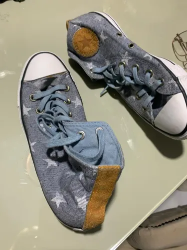 2 PARES DE TÊNIS ALL STAR