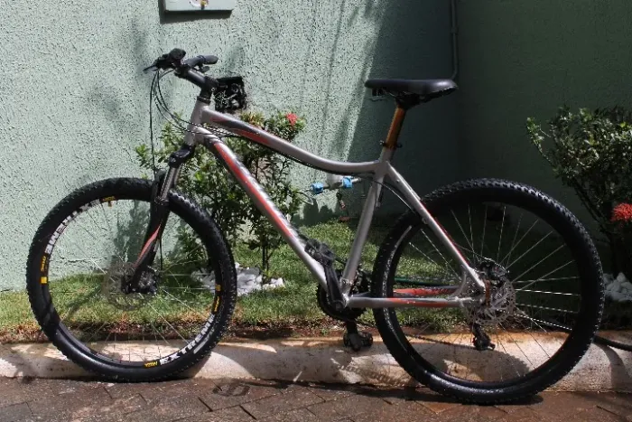 Specialized Mika aro 26 - MTB Feminina em bom estado
