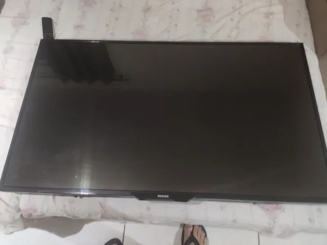 TV Philips 43" - RETIRADA DE PEÇAS 