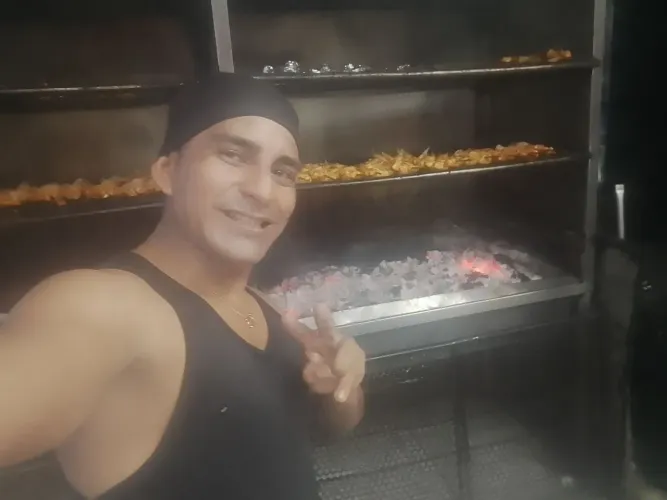 Faço eventos de churrasqueiro