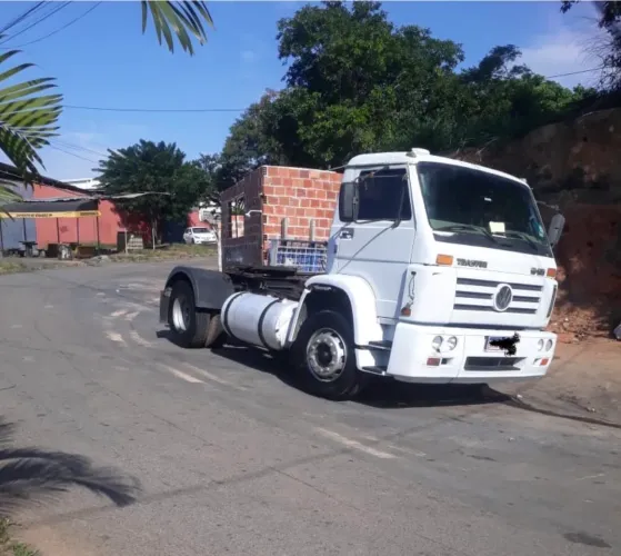 Vendo caminhão vw titan 18310 2004 73 mil
