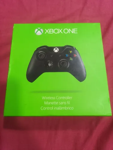 Controle Xbox one na caixa - estado de novo
