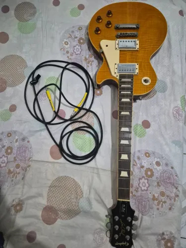 Epiphone Les Paul Standard 2008 Honey Burst + Cabo Santo Angelo 4,75m