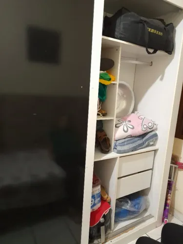 Doação de guarda roupas