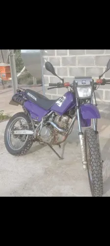 Vendo uma moto