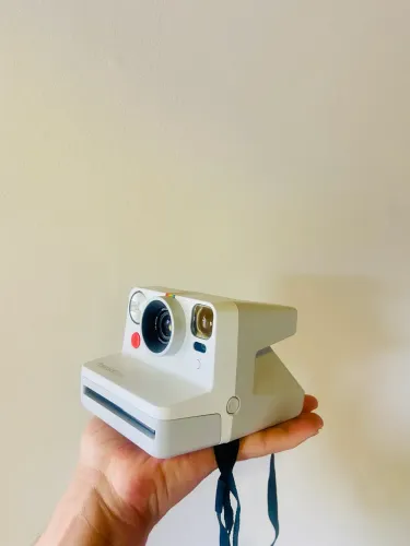 Câmera fotográfica POLAROID NOW com impressão instantânea