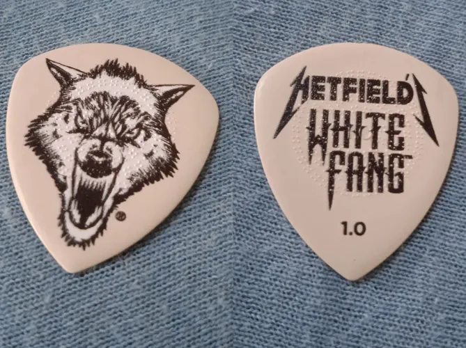 Palheta White Fang signature James Hetfield (Metallica)