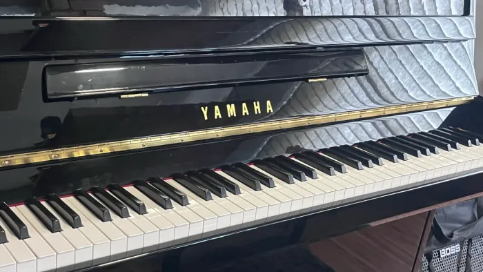 PIANO YAMAHA JU-109 IMPECÁVEL!! BAIXEI!!