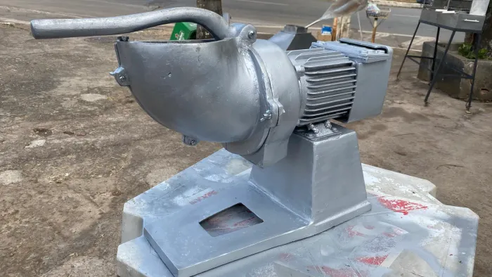 RALADOR DE QUEIJO INDUSTRIAL GRANDE MOTOR WEG