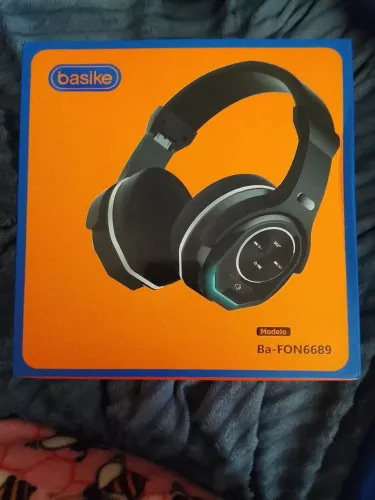Vendo um fone bluetooth basike