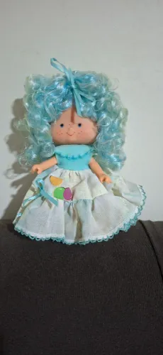 Linda Boneca antiga moranguinho sorvetinho da Estrela roupinha original. Super conservada.
