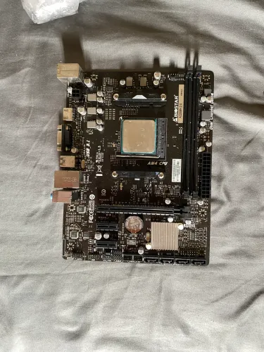 Placa mãe A320m + Ryzen 5 2600 usado em excelente estado 