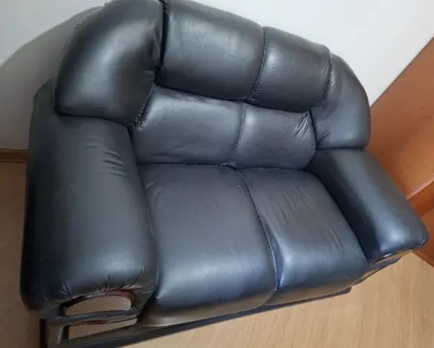 Sofá Preto 2 Lugares, com medidas: 1,45 x 0,90m