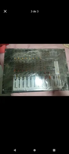 Vendo mesa de som da Bering de 12 canais com efeito e auxiliares
