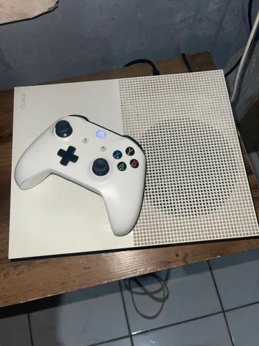 Xbox One S 1TB + Controle Original - Excelente Estado