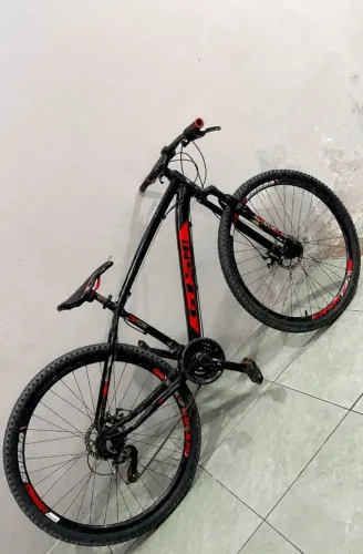 Ela so ta fazendo barulho tudo funcionando e ta fazendo a zoadinha mas e normal